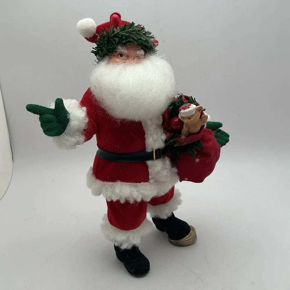Small Lot of‎ 8 Vintage Christmas Santas and Ornaments